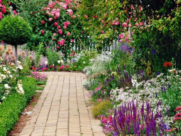 How To Create A Cottage Garden World Of Flowering Plants